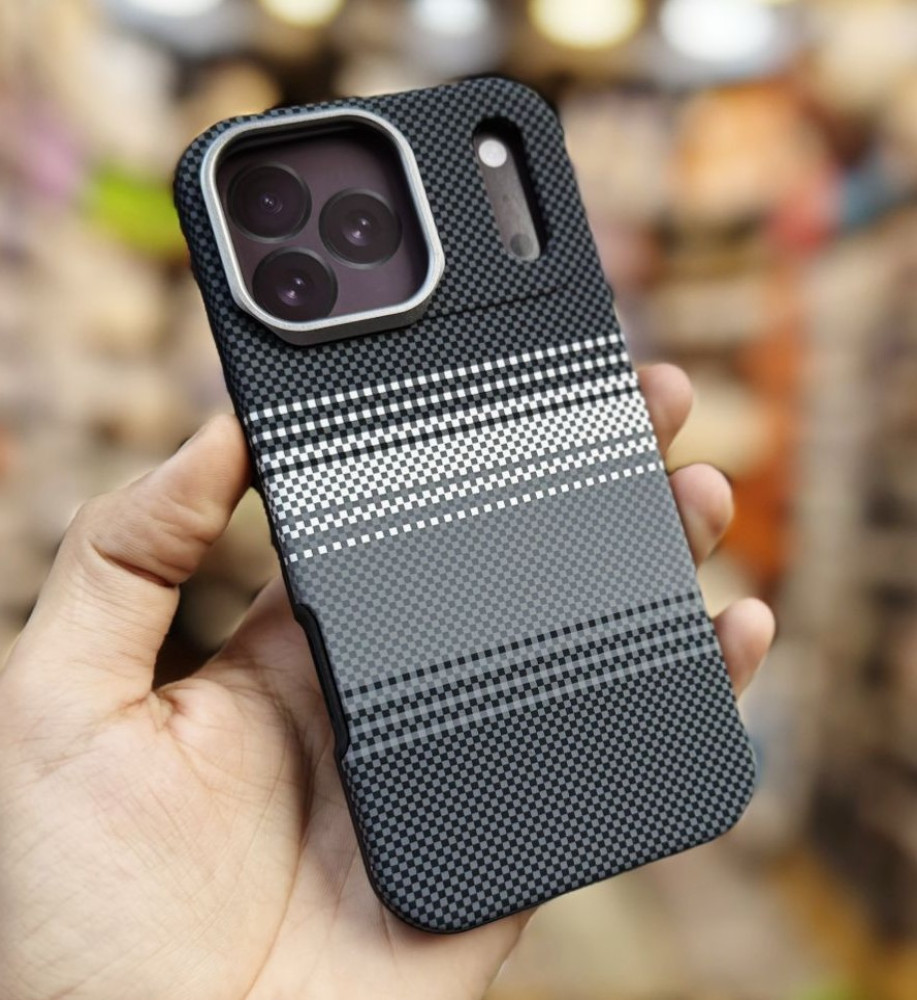  Luxury two-piece case (clear inner + magnetic carbon fiber outer cover), slim, fingerprint-resistant, and supports MagSafe, compatible with Iphone 17 Pro Max 