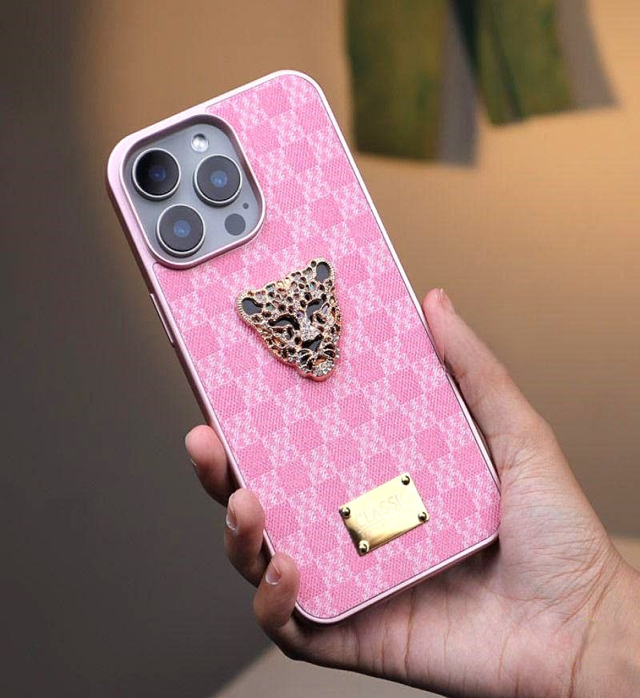  A stylish protective case with a smooth, fingerprint-resistant finish and a raised bezel to protect the cameras. Easy to install and compatible with iPhone 16 Pro Max. 