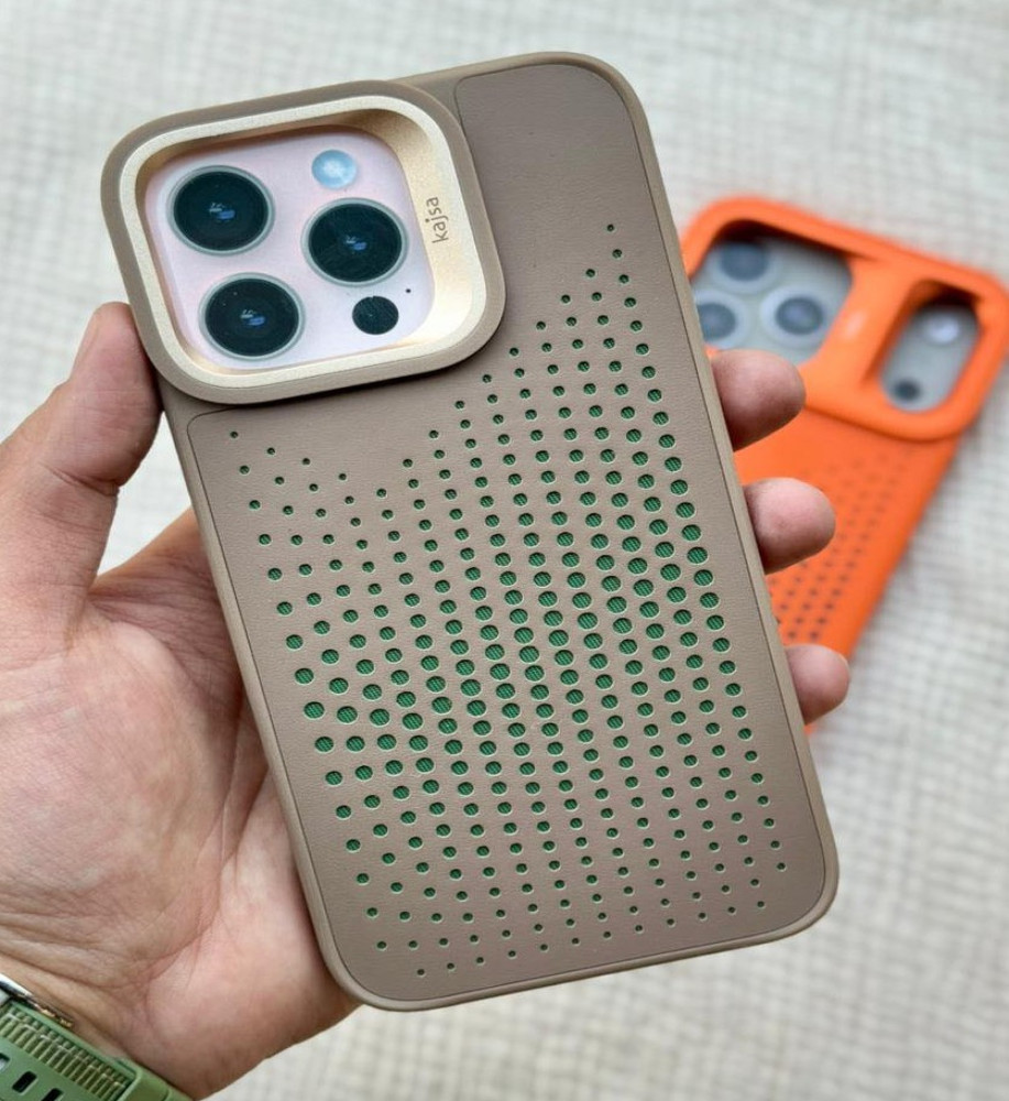  The iPhone 16 Pro Max case combines elegance and luxury, made from high-quality, shock-resistant materials, with a prominent frame for complete protection and a raised camera square that provides additional protection and a unique design touch, making it look attractive in the hand. 