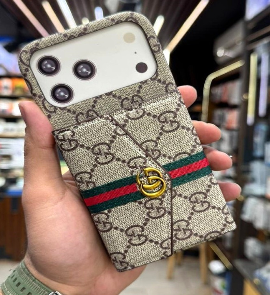  جراب ايفون 17  برو ماكس شيك فاخر و ستايل LV & GG & GUCCI  مع حافظة بطاقات مدمجة وحزام كروس – غطاء حماية أنيق للبنات ومتوافر ايضا ل ايفون 17. 
