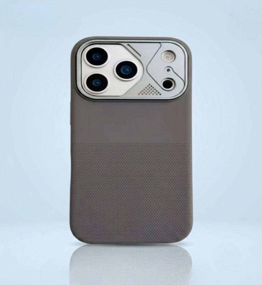  iPhone 17 Pro Max protective case, soft material with metal camera cover and inner lining for complete protection against shocks and scratches 