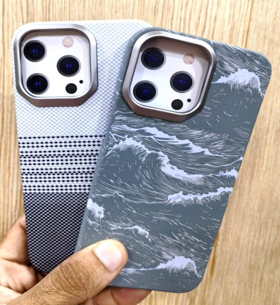  iPhone 15 Pro Max Carbon Fiber MagSafe Case – Protective and Stylish. 