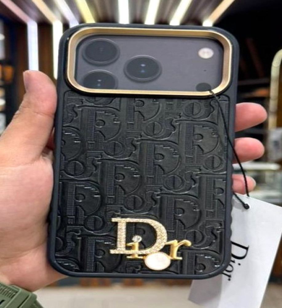  iPhone 18 Pro Max case featuring a stylish design and a raised frame for camera protection. 