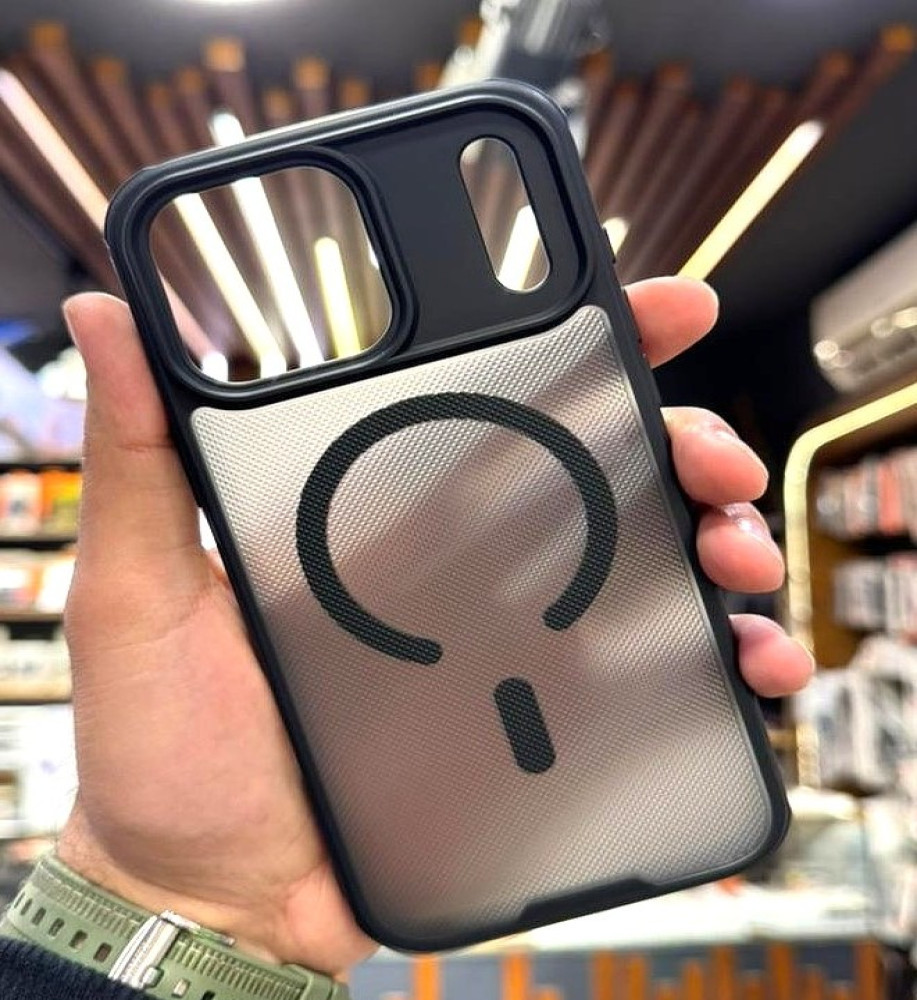  Transparent smoked iPhone 18 Pro Max case with MagSafe support; anti-fingerprint and shock-resistant, featuring a raised black frame for protection. 